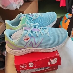 Women's New Balance Fresh Foam Arishi v 4 size 6 xtra wide NWT